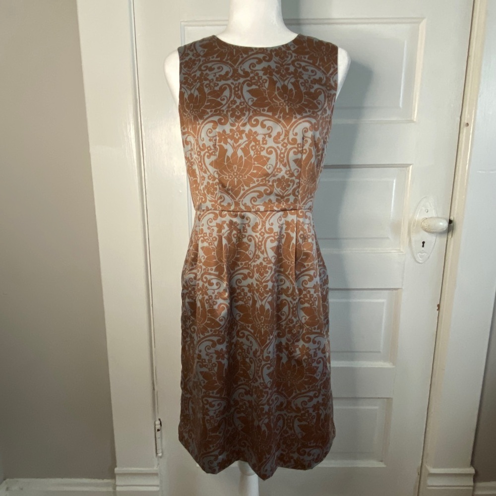 Banana Republic elegant silky dress with POCKETS